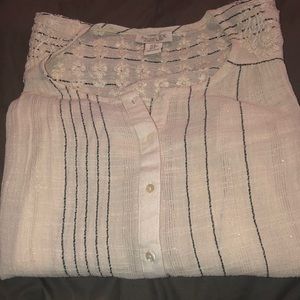 Rachel Zoe cotton button up short sleeved top. Beautiful details.